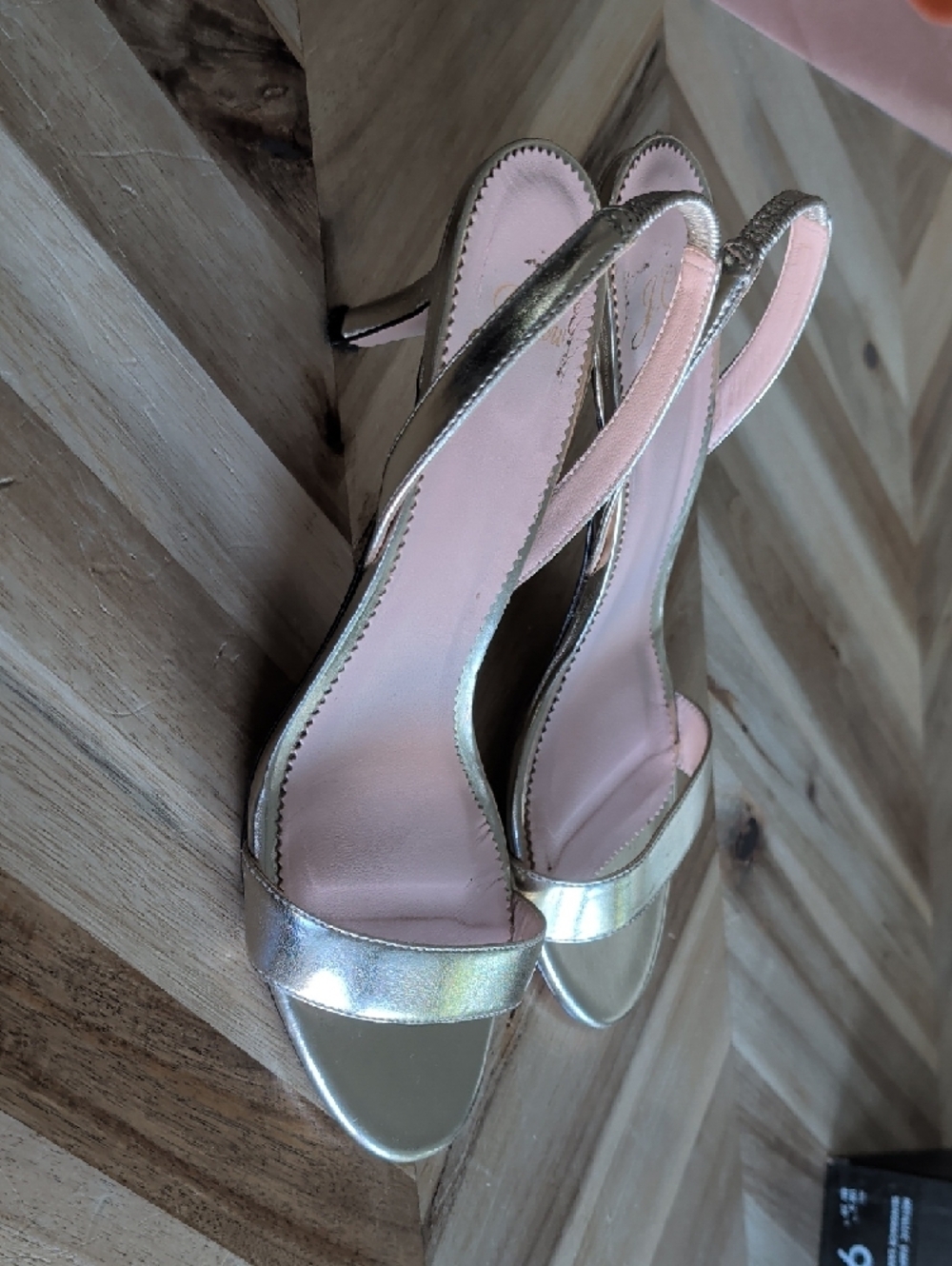 GUC J. Crew Metallic Gold Simple Slingback Heels - Picture 2 of 5